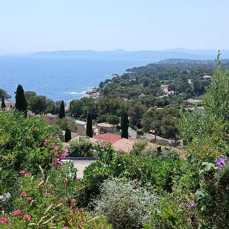 Petit Mazet Vue Extraordinaire Et Proximite Plages * Saint-Raphael (Var)